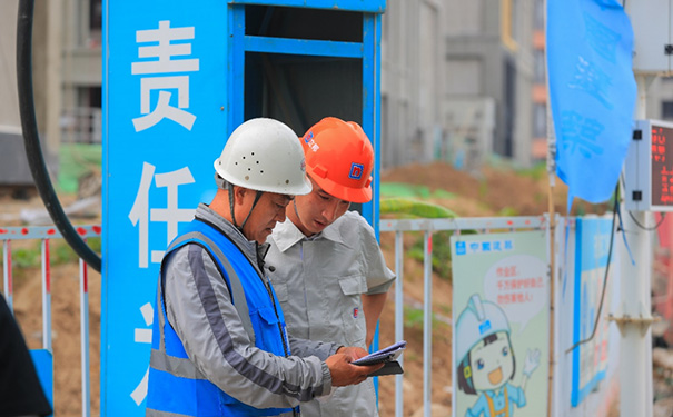 項目現(xiàn)場施工交底 技術(shù)服務在一線.jpg